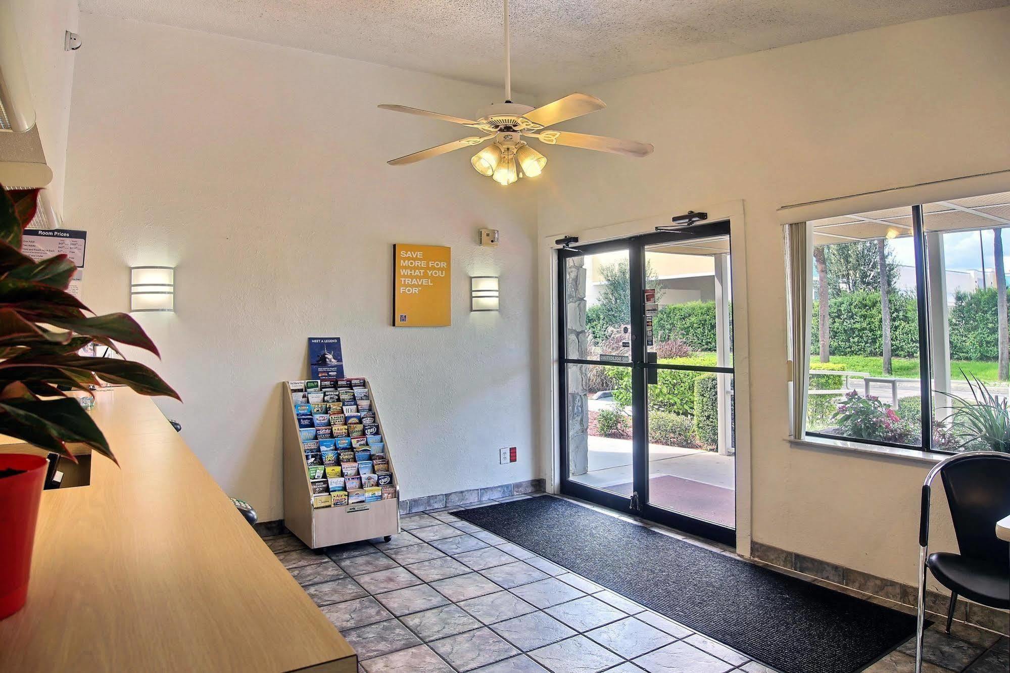 Motel 6 パーム・ベイ エクステリア 写真