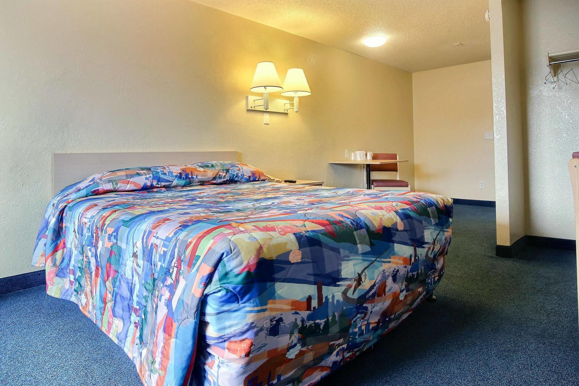 Motel 6 パーム・ベイ エクステリア 写真