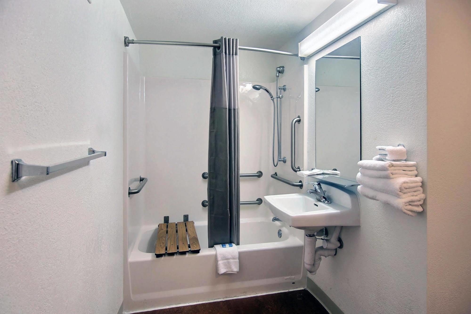 Motel 6 パーム・ベイ エクステリア 写真