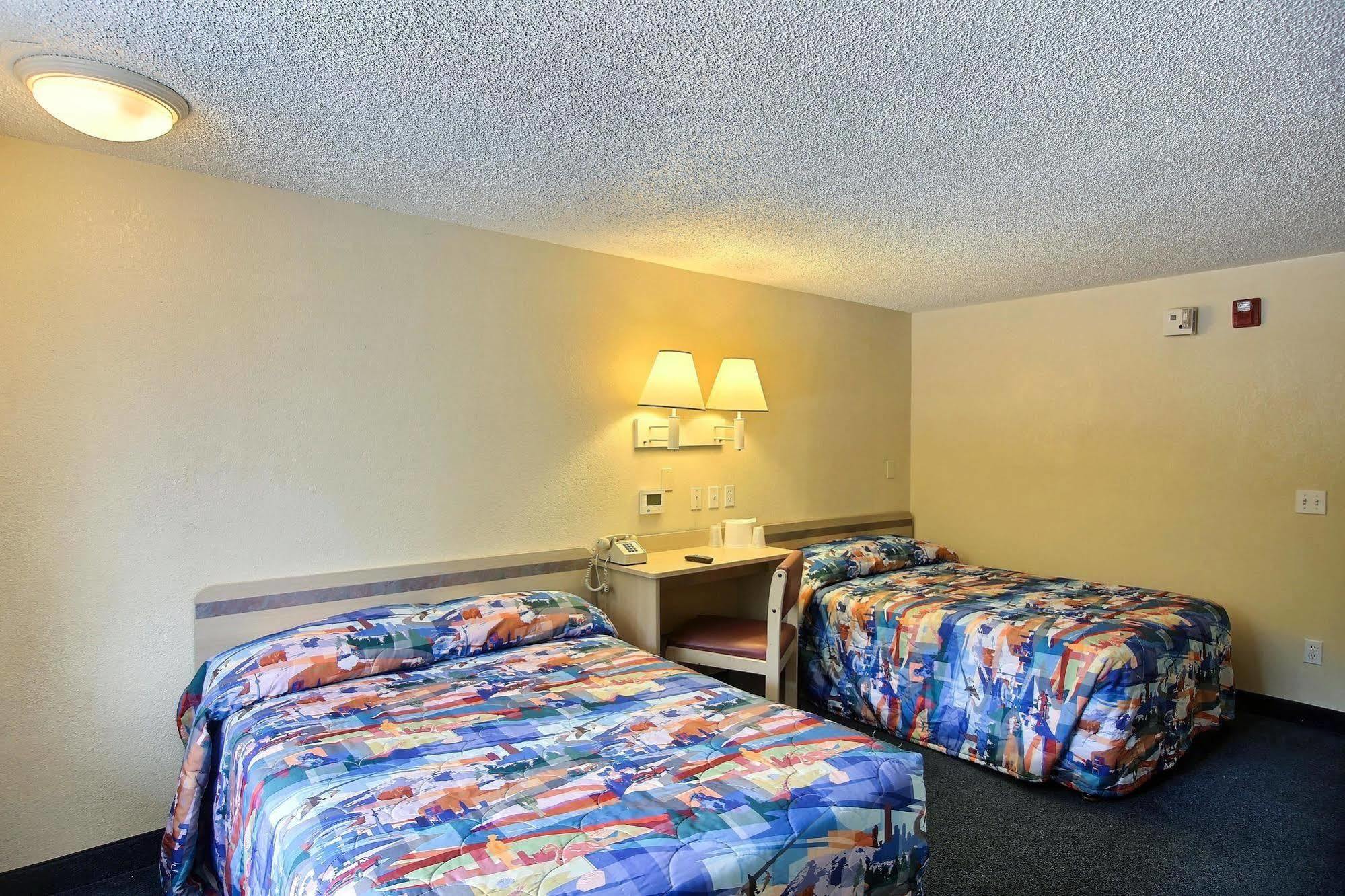 Motel 6 パーム・ベイ エクステリア 写真
