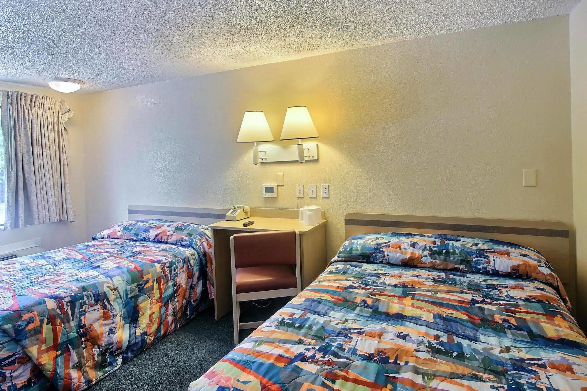 Motel 6 パーム・ベイ エクステリア 写真